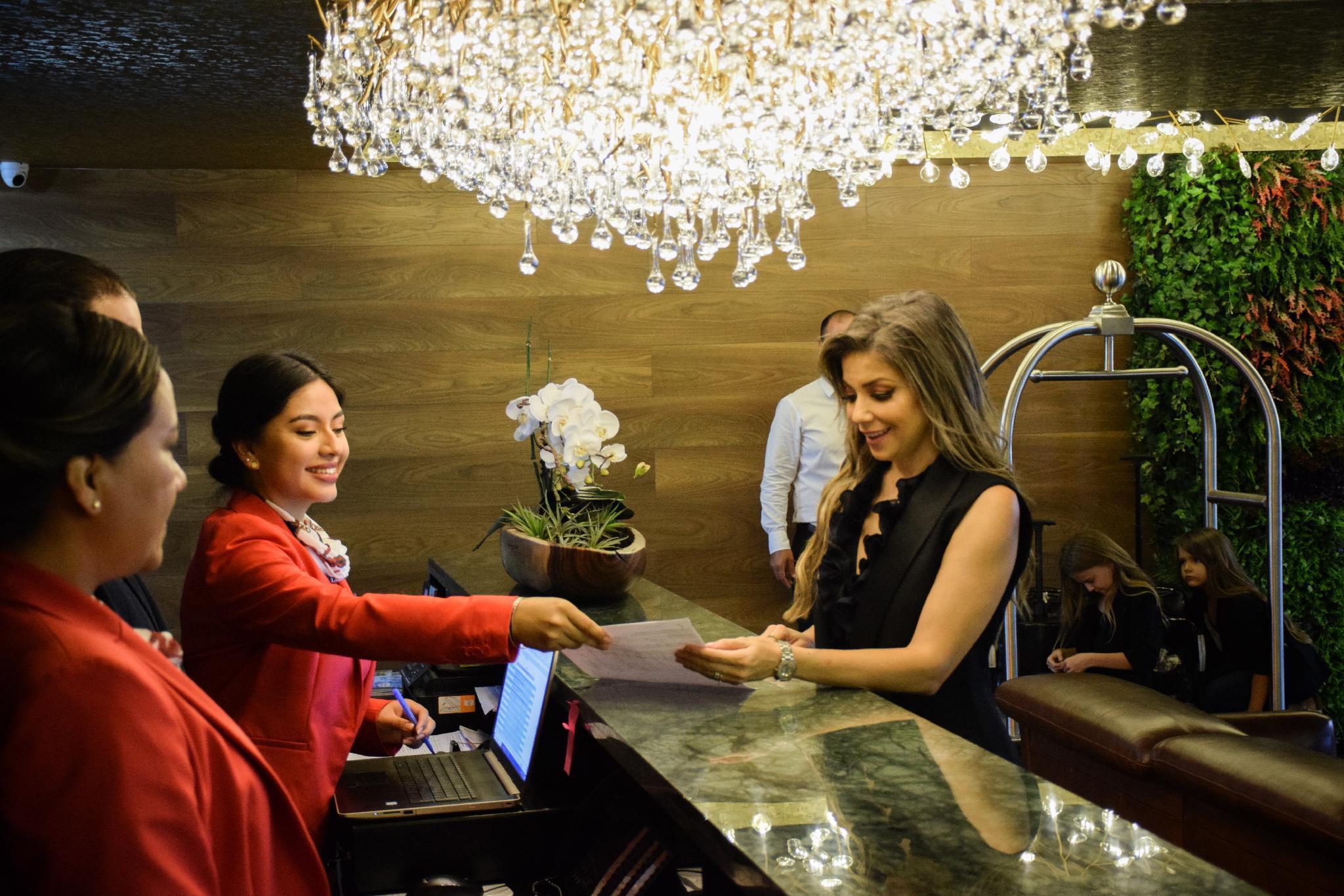 فندق Tryp By Wyndham Santa Cruz سانتا كروز دي لا سي المظهر الخارجي الصورة